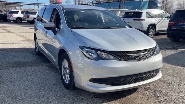 Used 2022 Chrysler Voyager LX image 25
