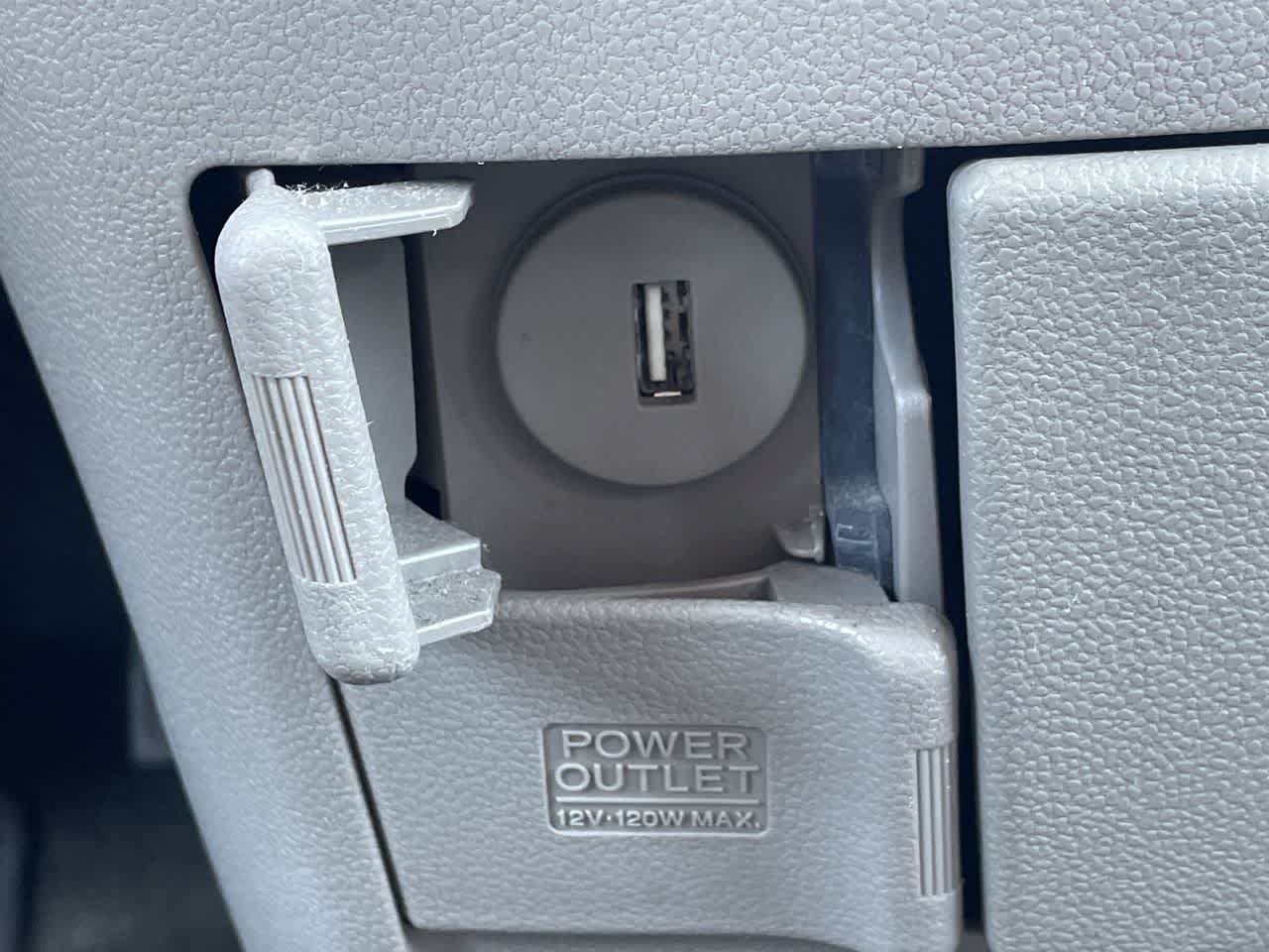 Used 2016 Honda Odyssey LX image 23