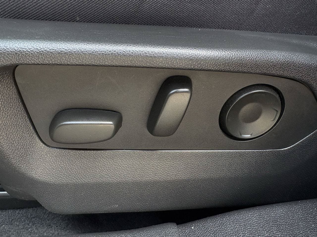 Used 2024 Buick Envision Preferred AWD/4WD image 28