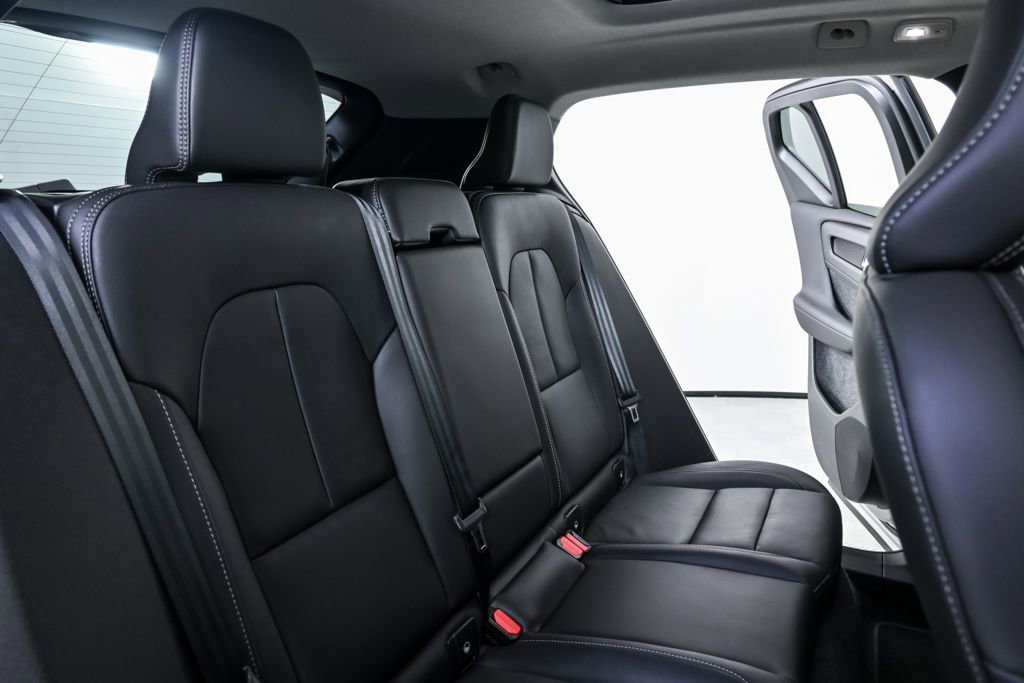 Certified 2025 Volvo XC40 B5 Plus image 22