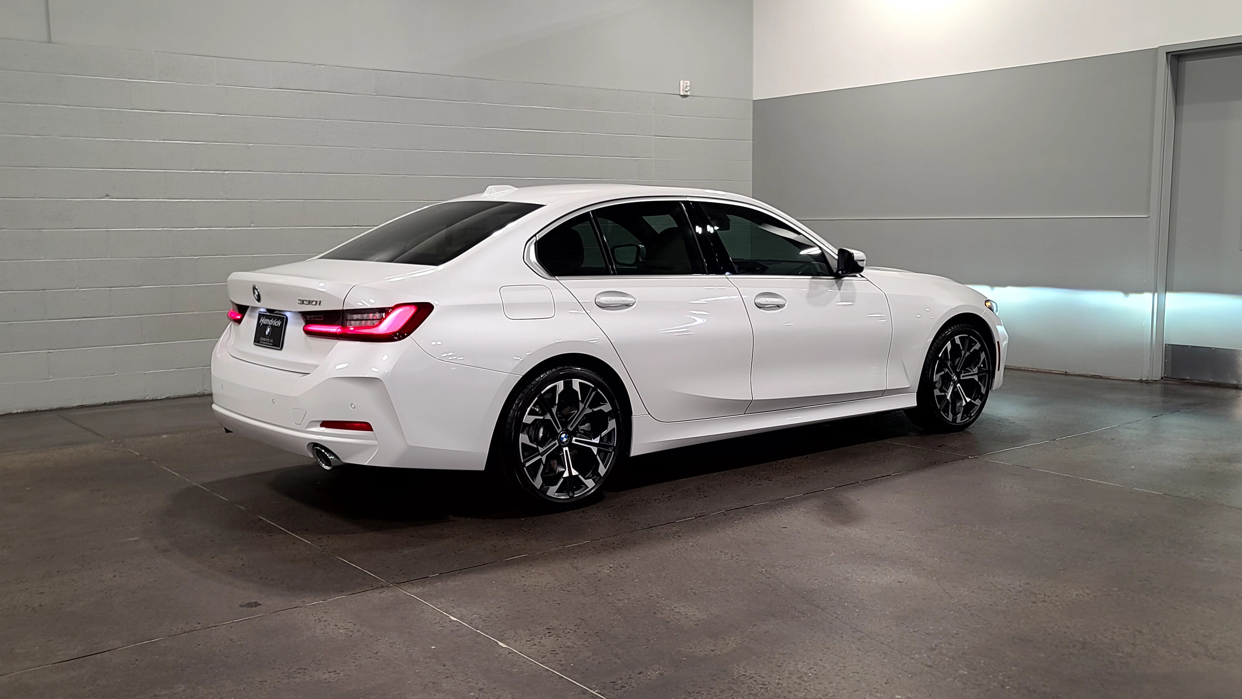Used 2026 BMW 330i Sedan w/ Premium Package RWD image 8