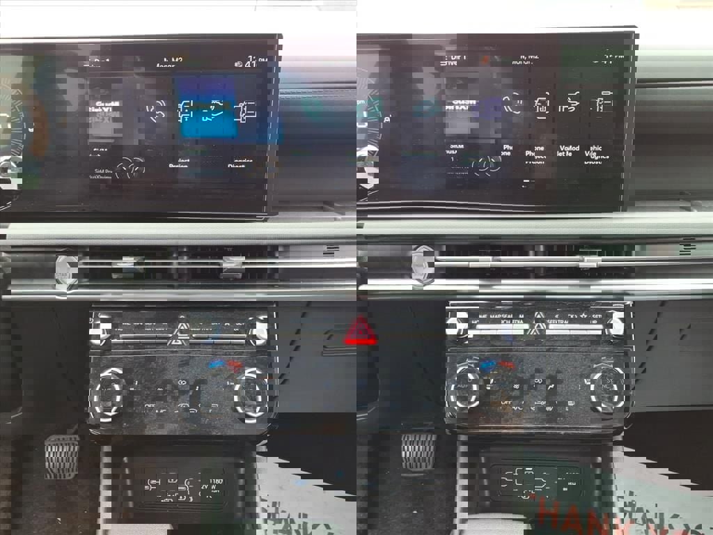 Certified 2025 Hyundai Tucson SEL image 9