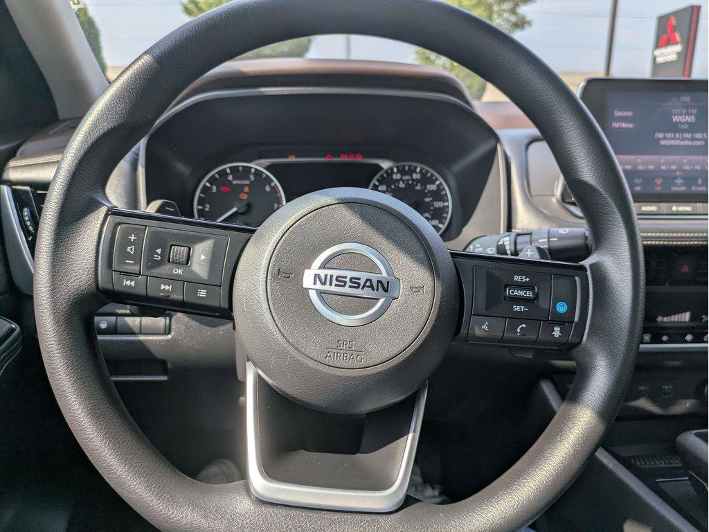 Used 2021 Nissan Rogue SV image 19