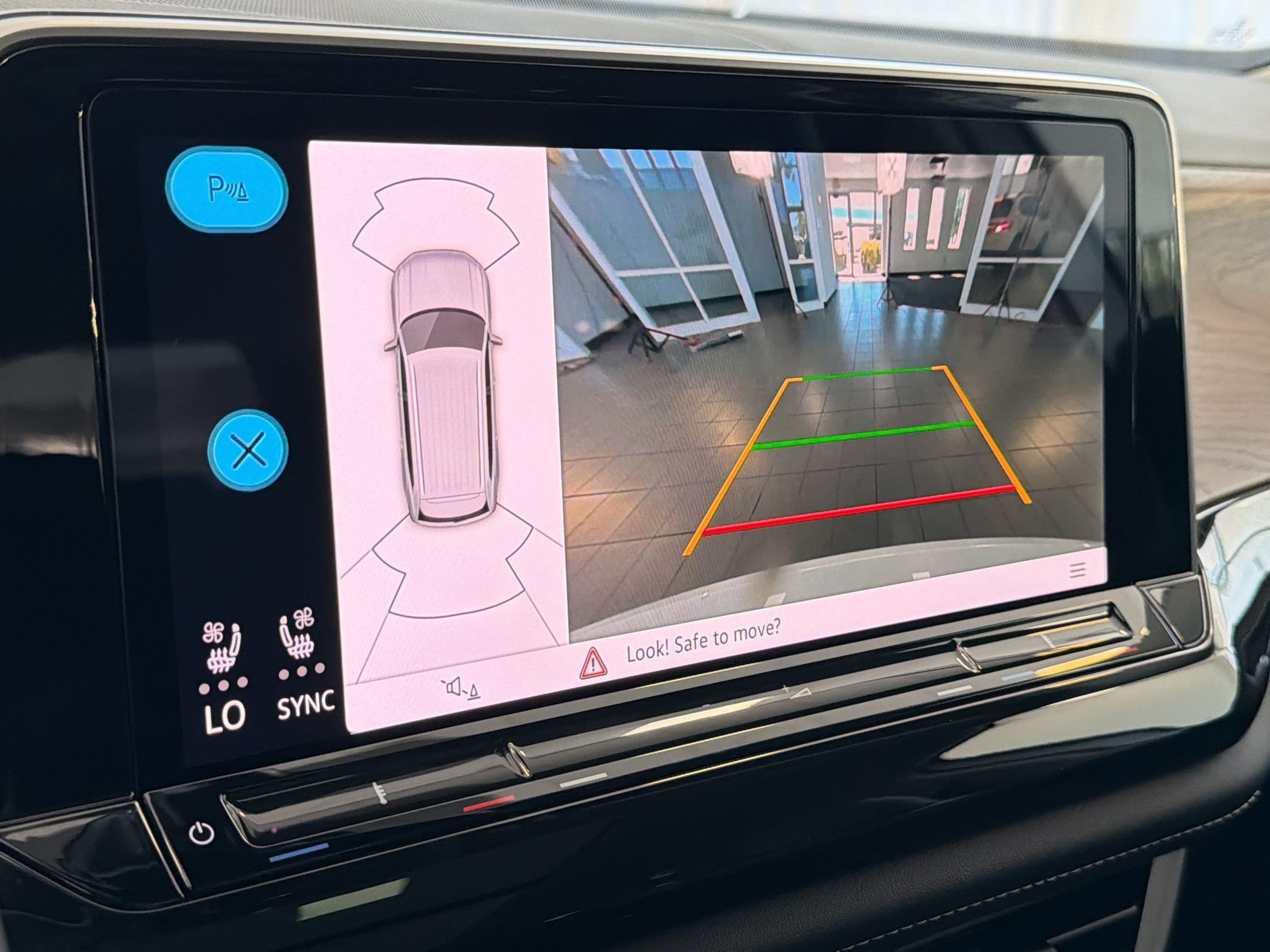 New 2026 Volkswagen Atlas SE FWD image 25