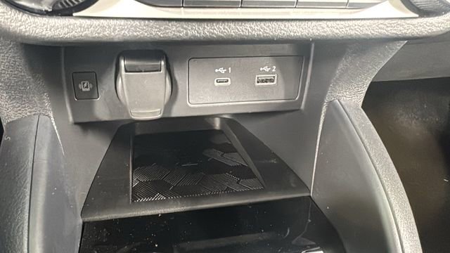 New 2025 Nissan Versa SR w/ Trunk Package image 25