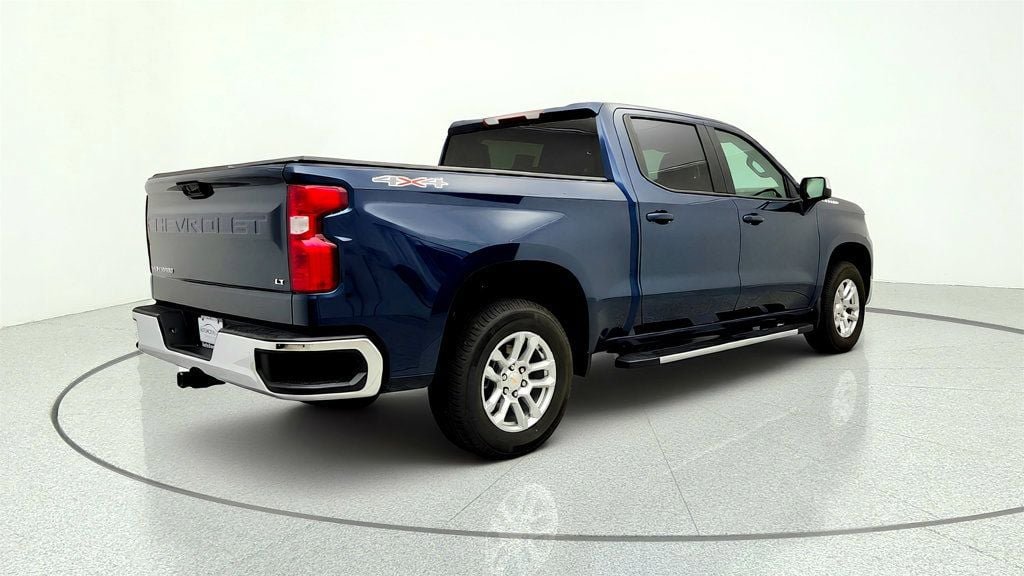 Used 2023 Chevrolet Silverado 1500 LT AWD/4WD image 5