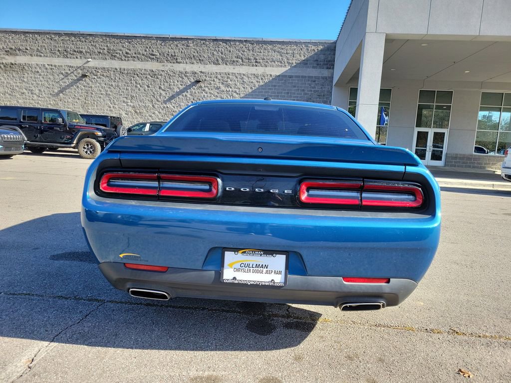 Used 2020 Dodge Challenger SXT image 4