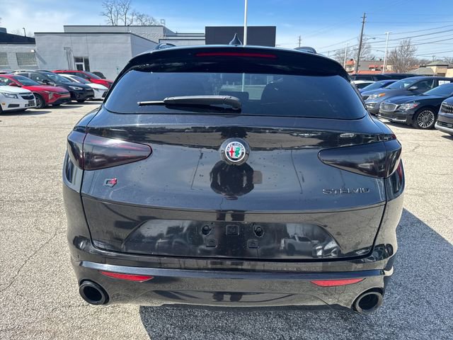 Used 2020 Alfa Romeo Stelvio Ti w/ Nero Edizione image 10