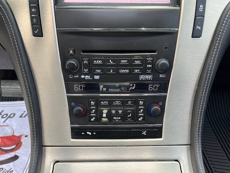 Used 2014 Cadillac Escalade Platinum AWD/4WD image 18