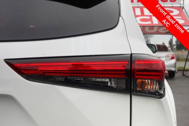Certified 2023 Toyota Highlander XLE image 9