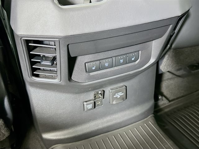 Used 2023 Toyota Tundra Platinum AWD/4WD image 29