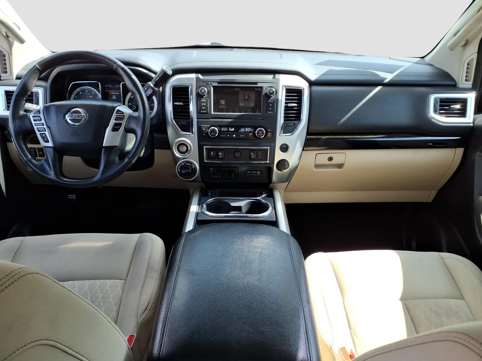 Used 2019 Nissan Titan SV w/ SV Convenience Package AWD/4WD image 12