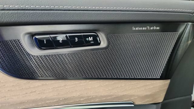 New 2026 Volvo XC90 T8 Plus w/ Protection Package AWD/4WD image 11