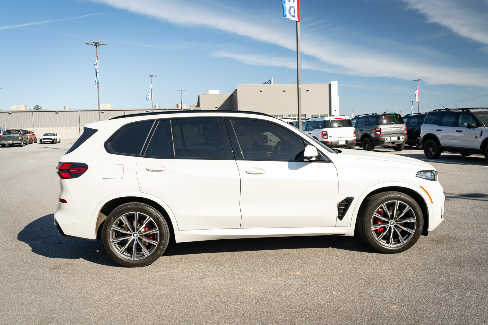 Used 2024 BMW X5 xDrive40i w/ M Sport Package AWD/4WD image 11