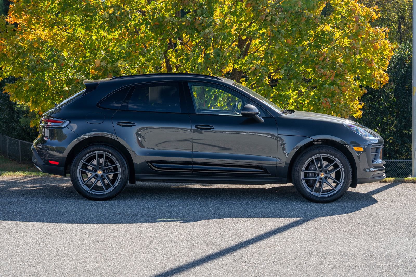 Certified 2025 Porsche Macan image 8