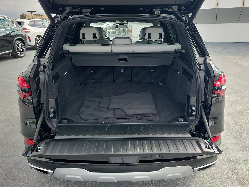 Used 2026 BMW X5 sDrive40i w/ Climate Comfort Package RWD image 9