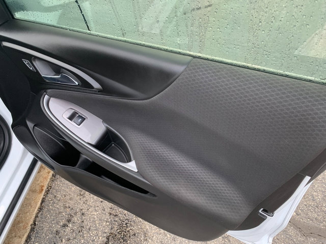 Used 2021 Chevrolet Malibu RS FWD image 13