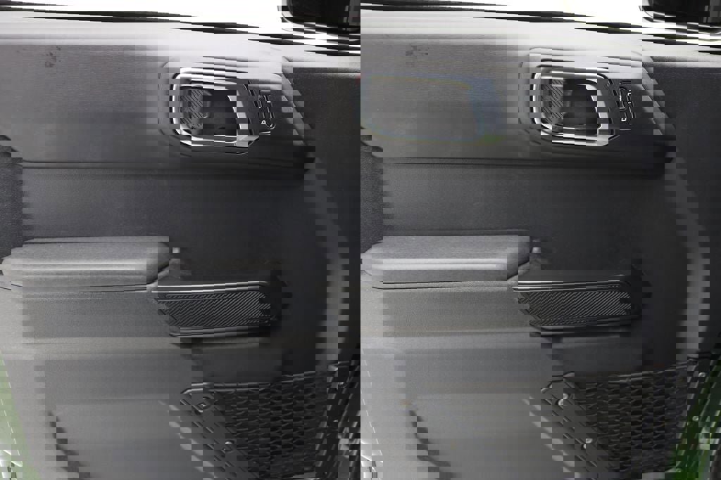 Used 2025 Ford Bronco Badlands image 15