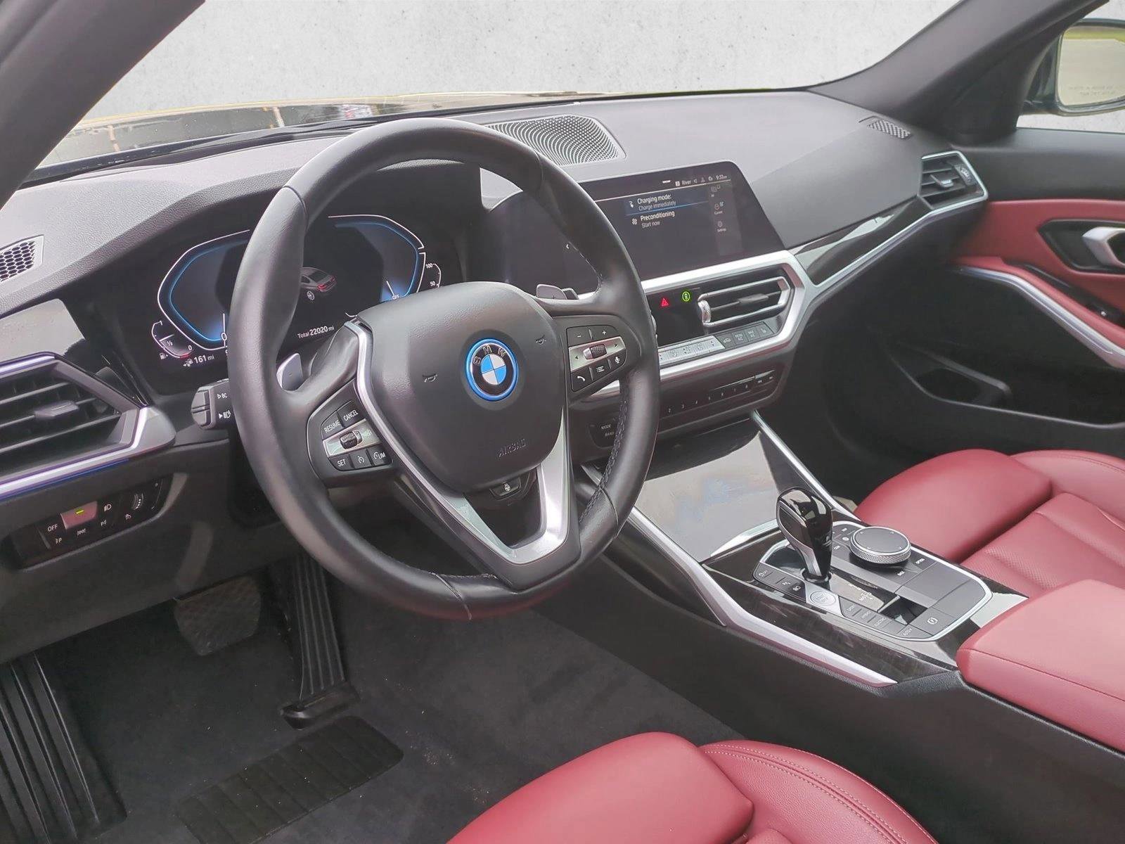 Used 2022 BMW 330e xDrive w/ Premium Package AWD/4WD image 10