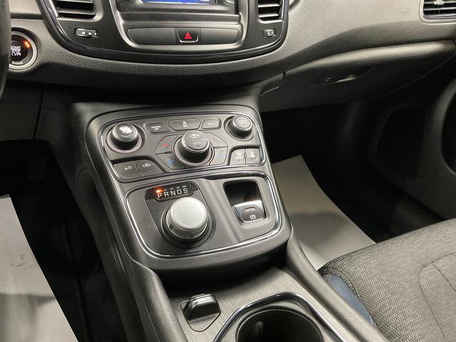 Used 2015 Chrysler 200 S w/ Comfort Group FWD image 15