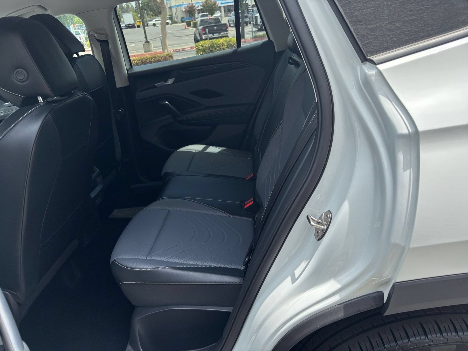 Used 2026 Volkswagen Tiguan SE AWD/4WD image 27