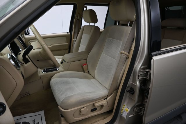 Used 2006 Ford Explorer XLT AWD/4WD image 11