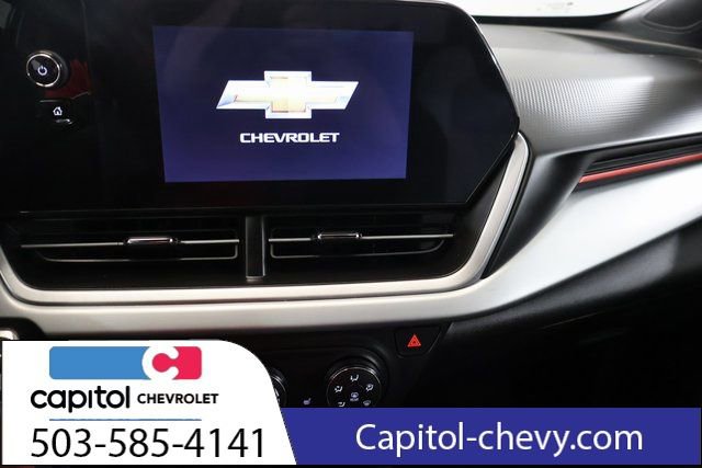 Used 2025 Chevrolet Trax RS FWD image 19