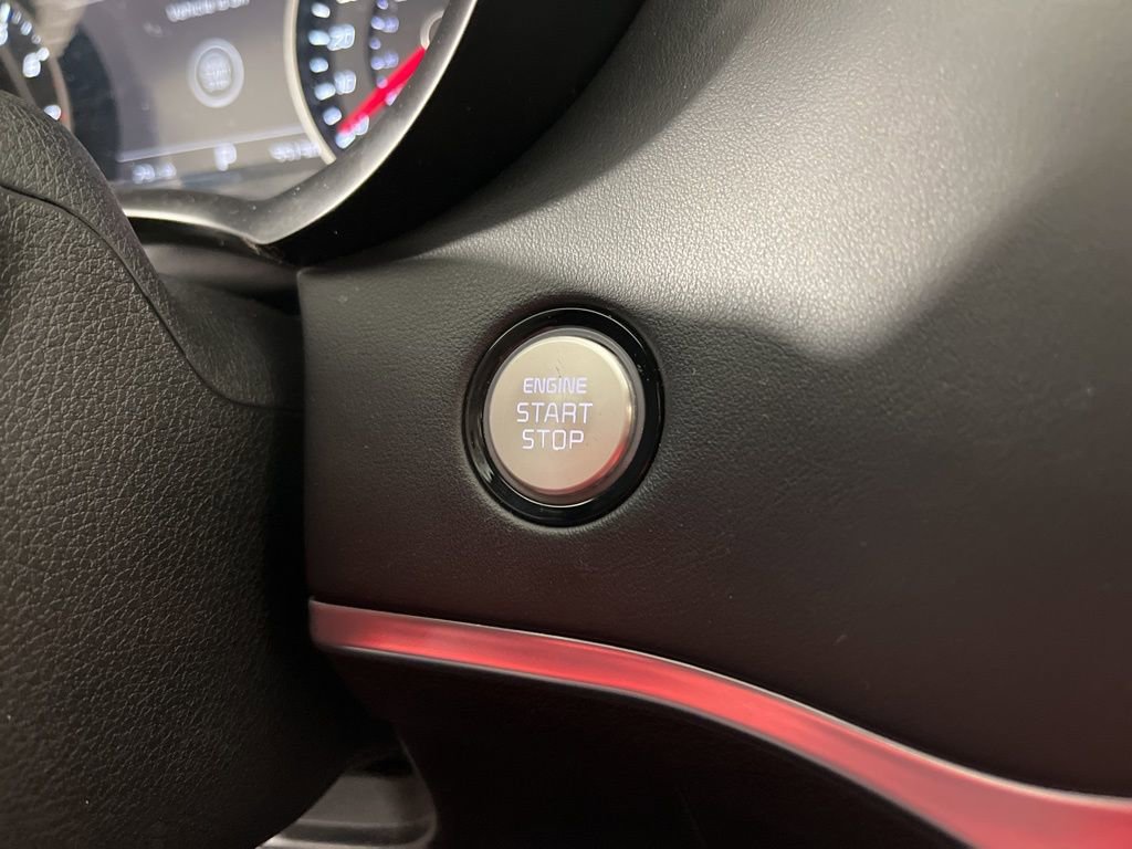 Used 2018 Kia Stinger GT2 image 35