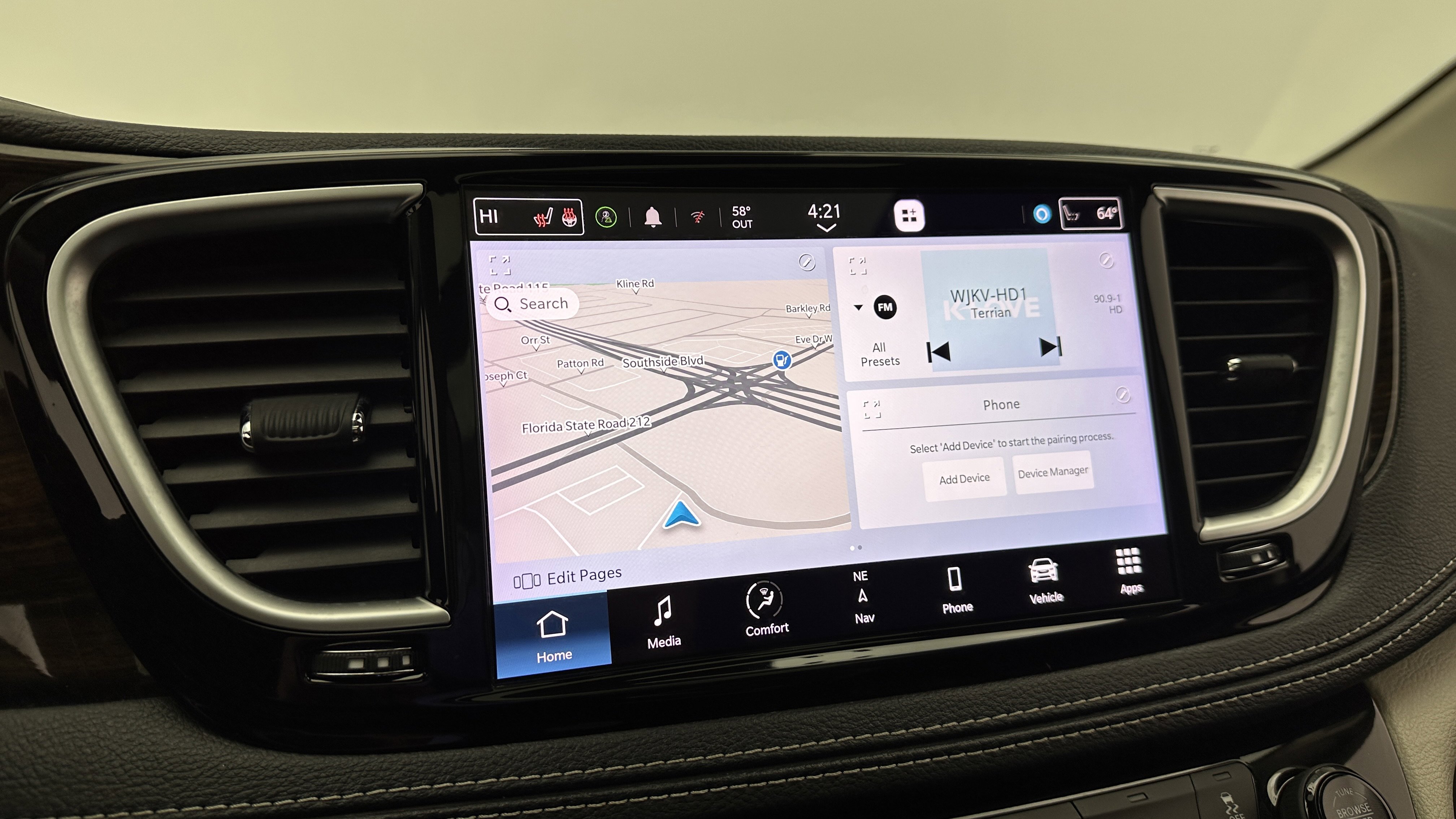 Used 2023 Chrysler Pacifica Limited image 5
