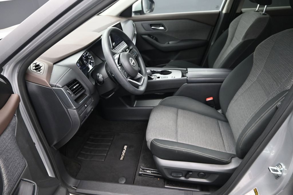 Used 2023 Nissan Rogue SV FWD image 13