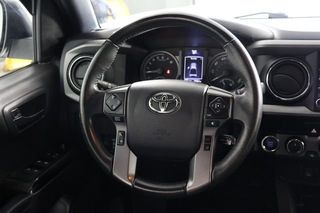 Used 2021 Toyota Tacoma TRD Off-Road AWD/4WD image 10