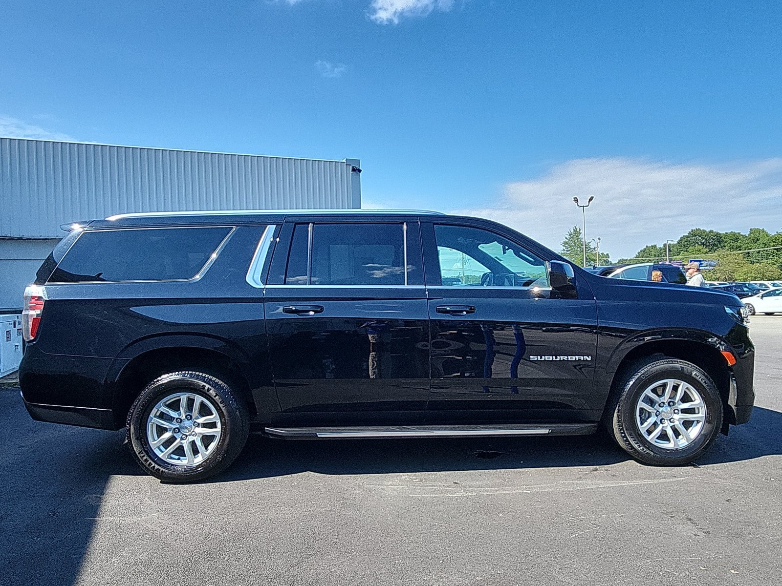 Used 2024 Chevrolet Suburban LT AWD/4WD image 6