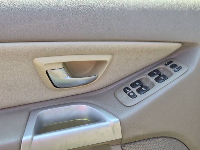 Used 2005 Volvo XC90 2.5T AWD/4WD image 11
