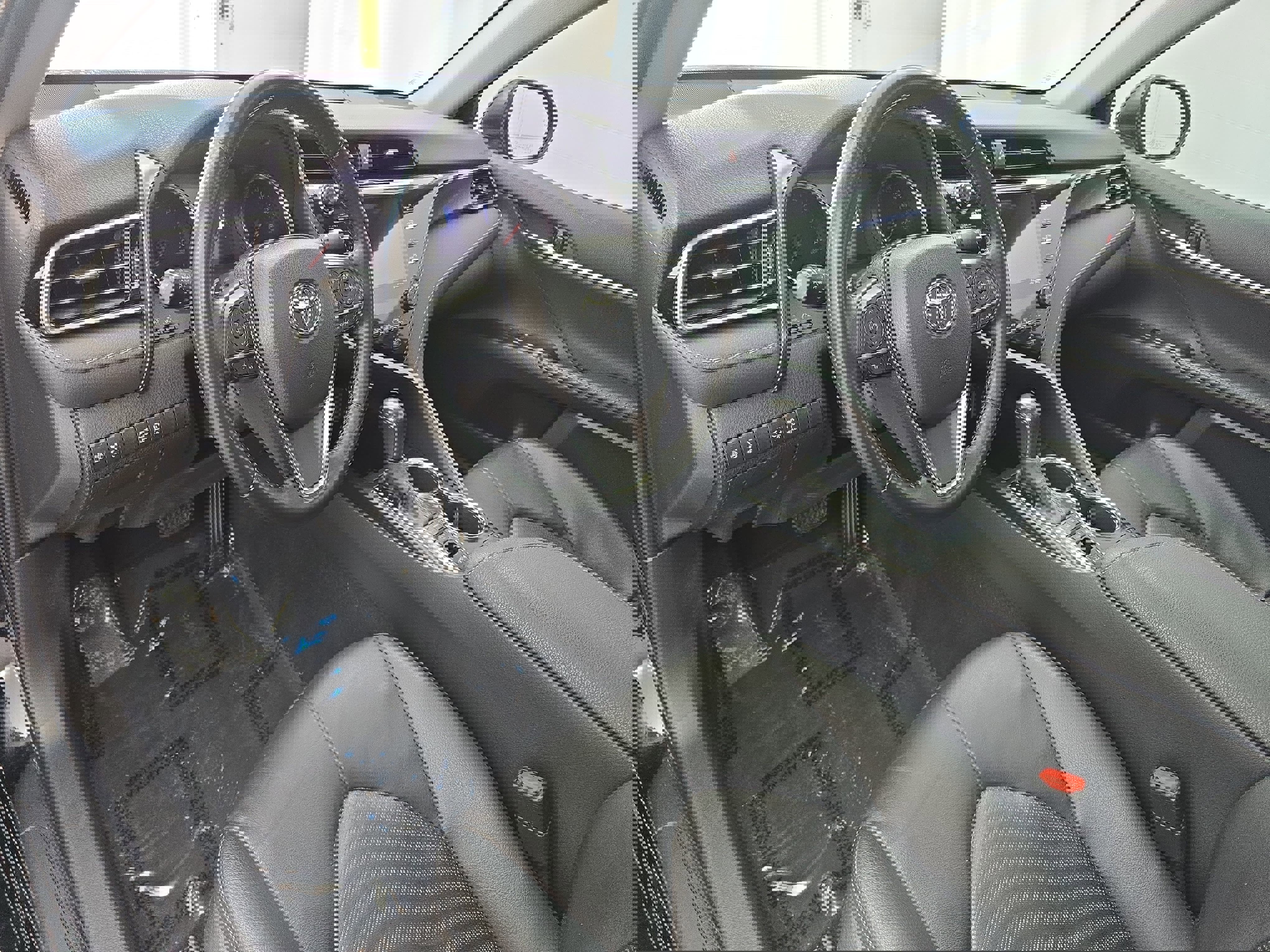 Used 2020 Toyota Camry XSE image 15