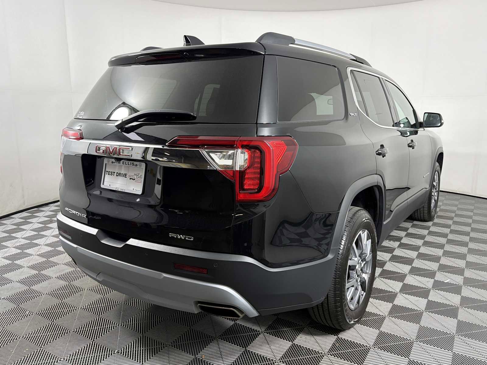 Used 2023 GMC Acadia SLT image 6