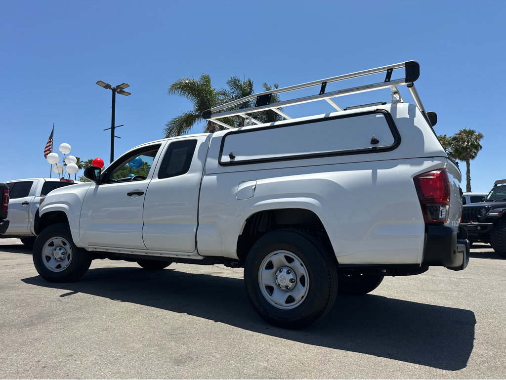 Used 2022 Toyota Tacoma SR RWD image 3