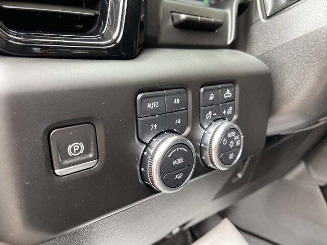 Used 2024 GMC Sierra 2500 AT4X image 10