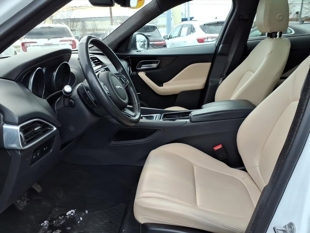 Used 2020 Jaguar F-PACE Premium image 10