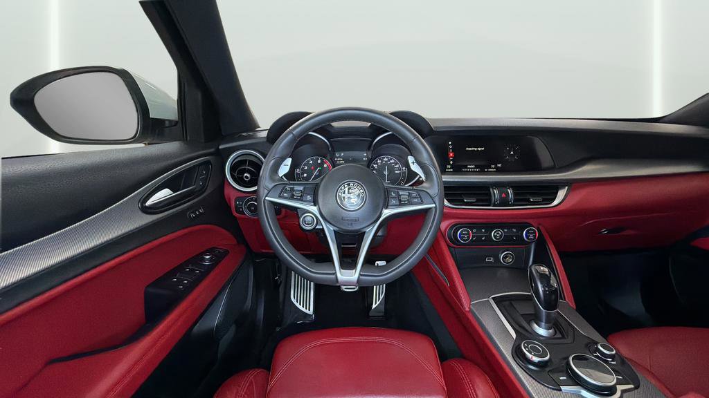 Used 2019 Alfa Romeo Stelvio Ti Sport w/ Quick Order Package 22S Sport AWD/4WD image 17