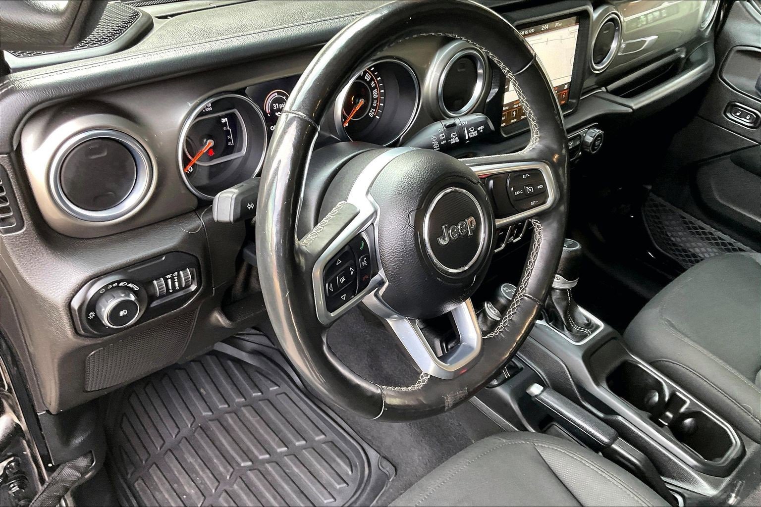 Used 2019 Jeep Wrangler Unlimited Sahara w/ Uconnect 4C Nav & Sound Group image 13