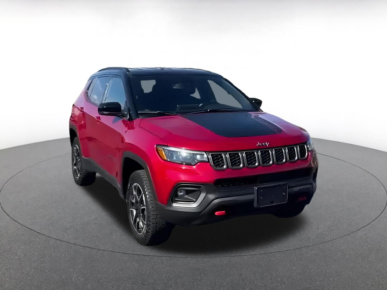 Used 2025 Jeep Compass Trailhawk image 7