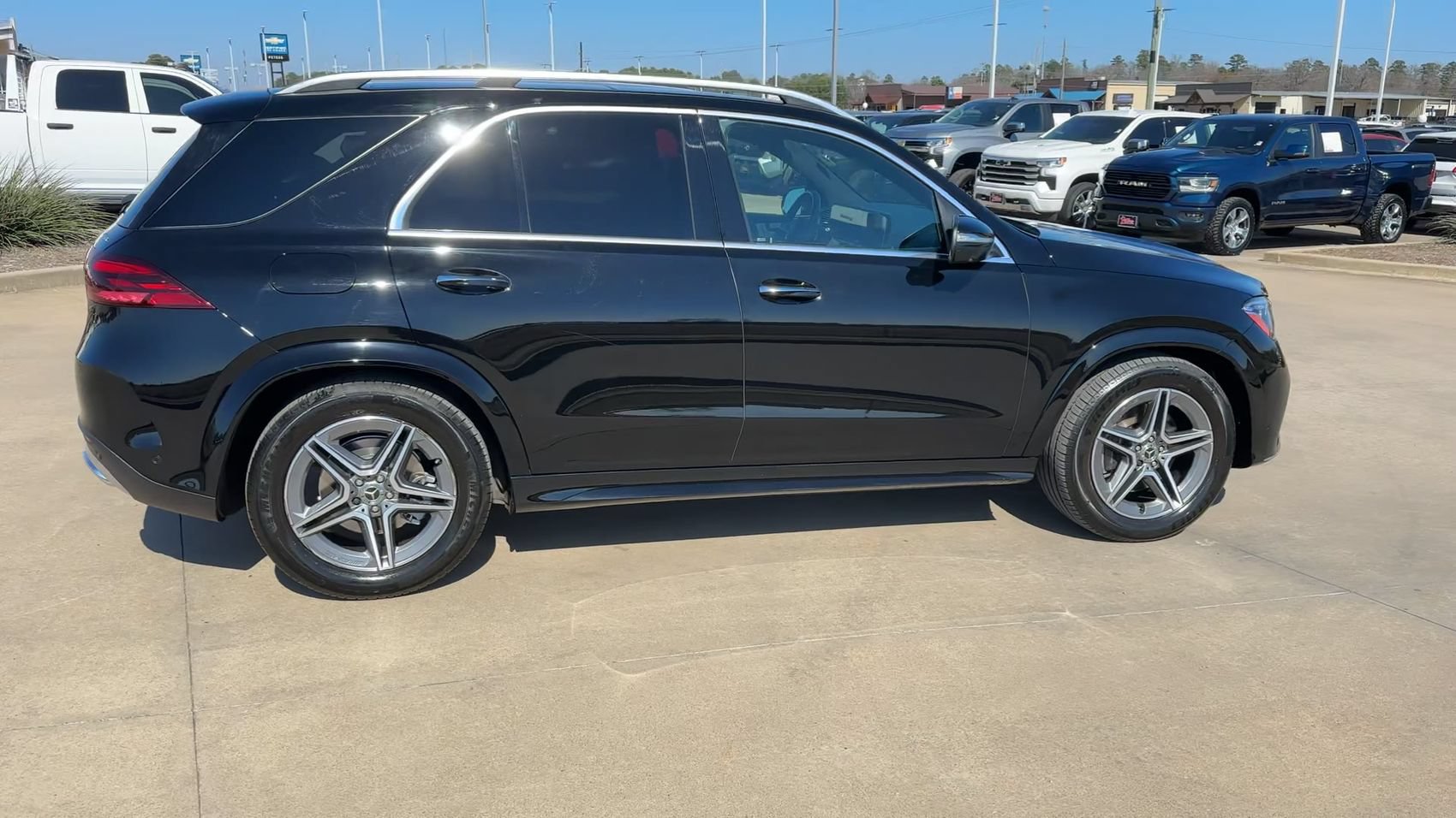 Used 2024 Mercedes-Benz GLE 450 4MATIC image 9