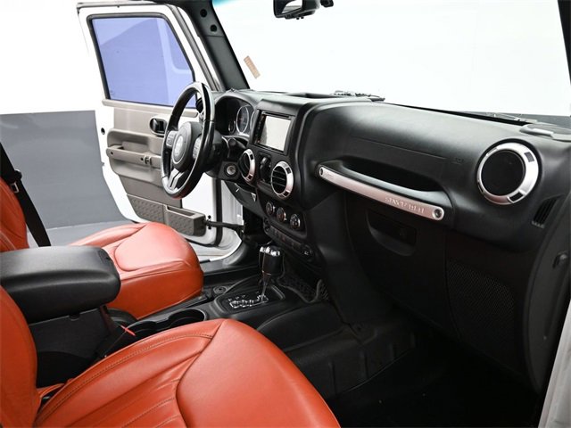 Used 2015 Jeep Wrangler Unlimited Rubicon image 26