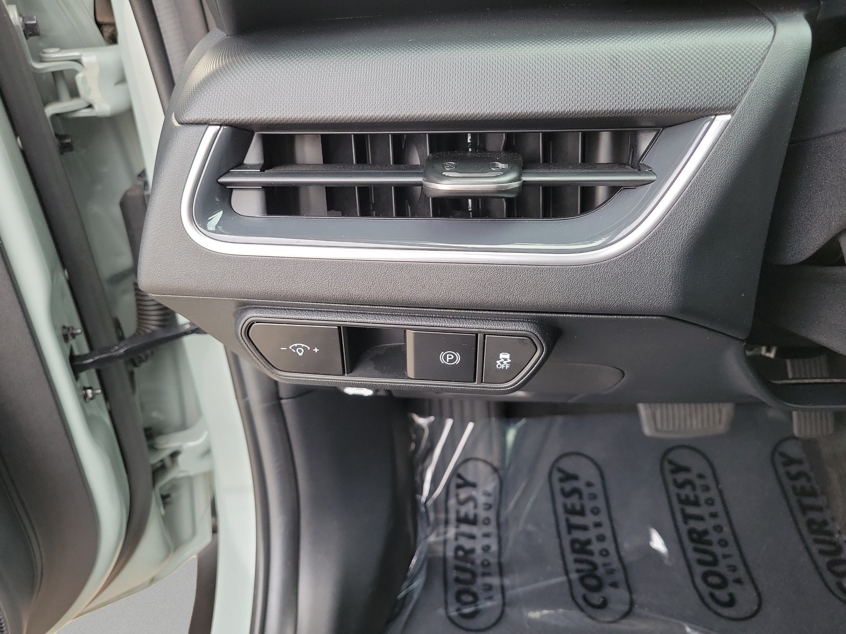 Certified 2025 Kia K4 EX FWD image 27