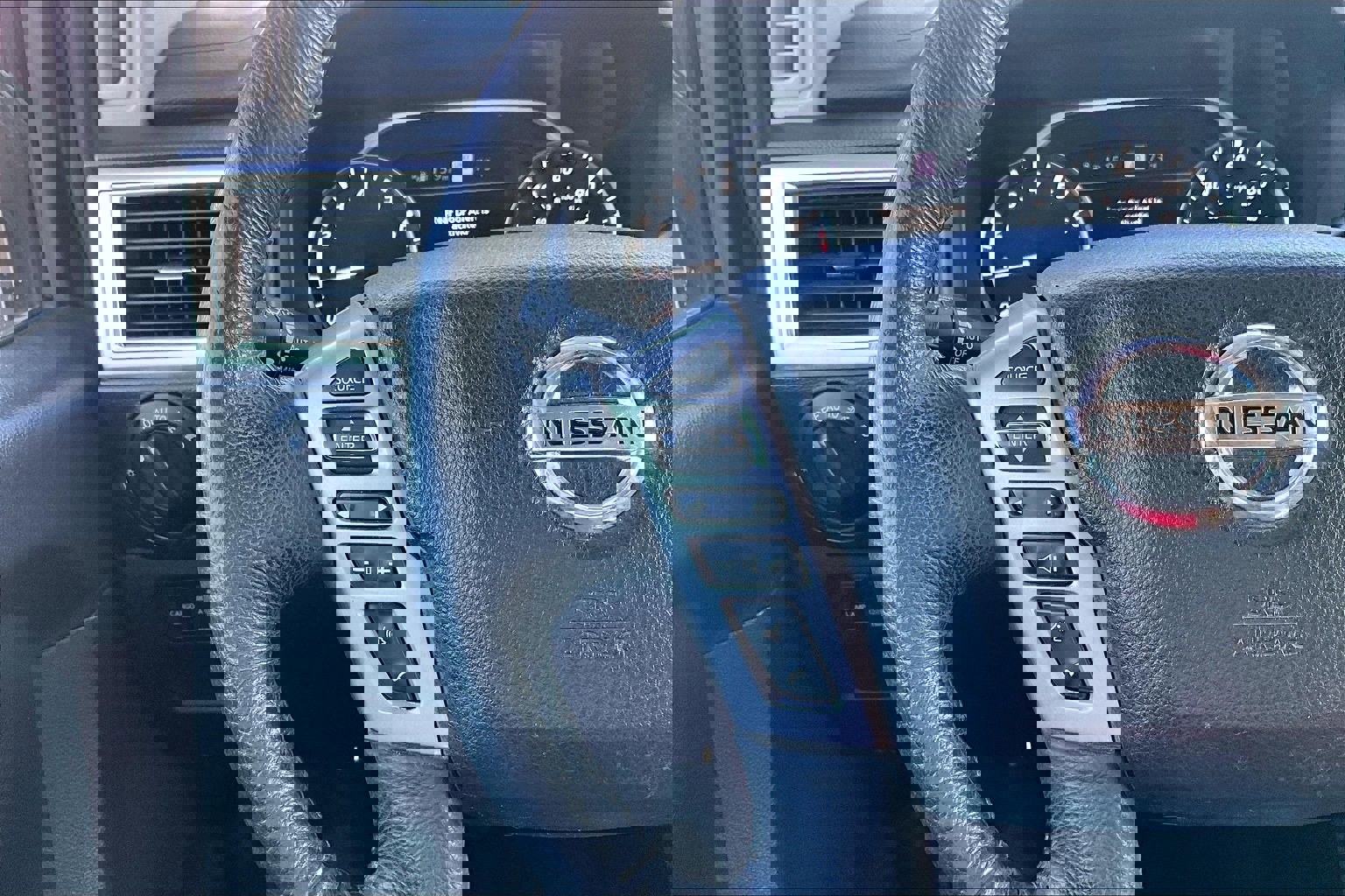 Used 2020 Nissan Titan SV w/ SV Convenience Package image 17