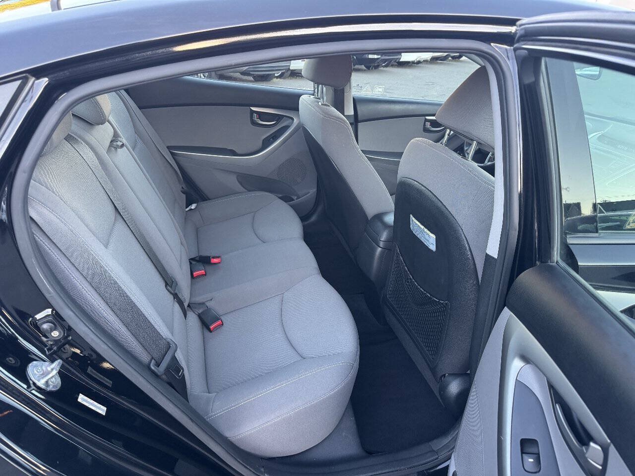 Used 2014 Hyundai Elantra SE FWD image 12