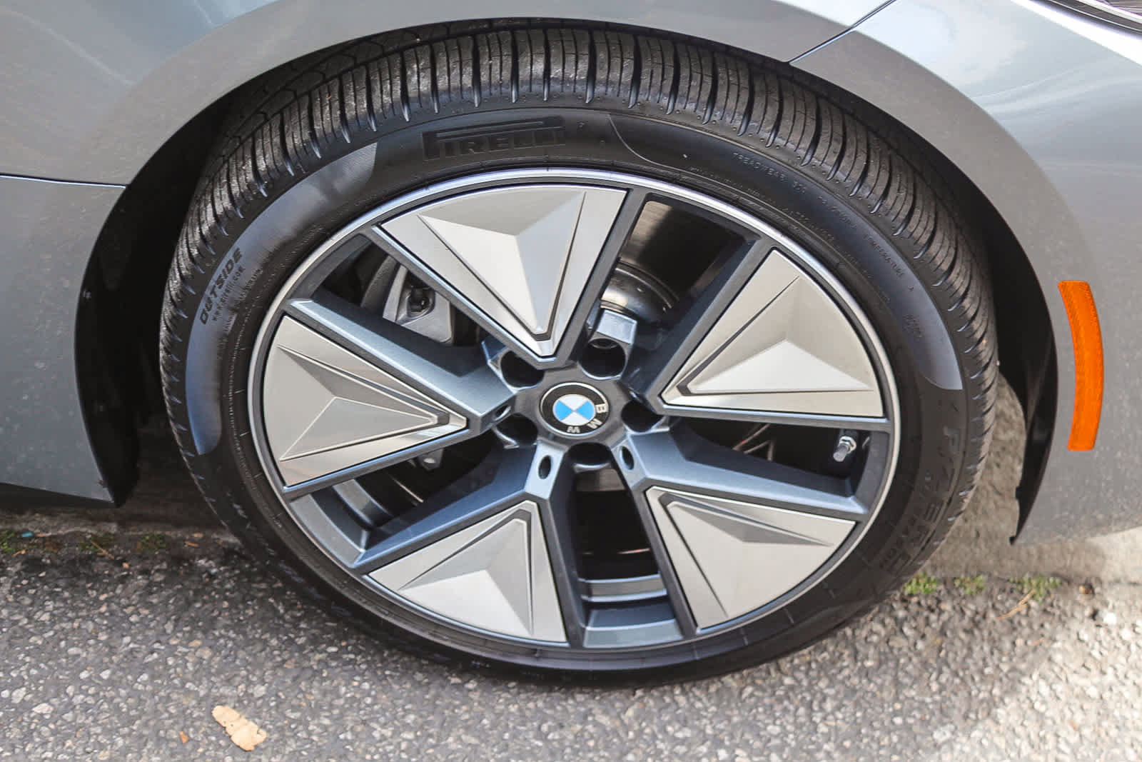 Used 2025 BMW i4 eDrive40 w/ Premium Package image 9