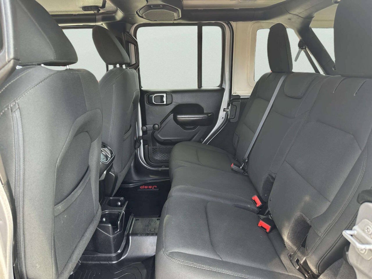 Used 2018 Jeep Wrangler Unlimited Sport AWD/4WD image 11