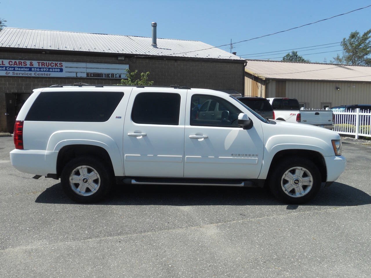 Used 2013 Chevrolet Suburban LT AWD/4WD image 6