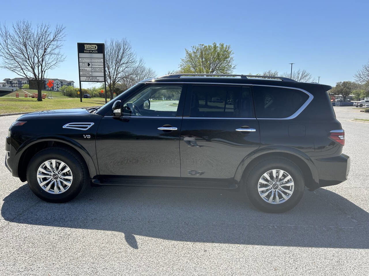 Used 2022 Nissan Armada SV RWD image 9